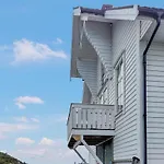 Amazing In Stolmen With Wifi Feriehus *
