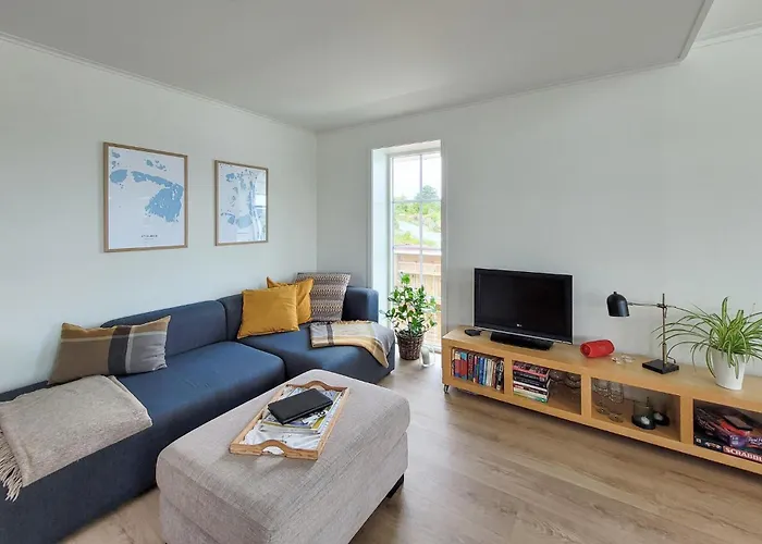 Vakantiehuis 3 Bedroom Lovely In Stolmen