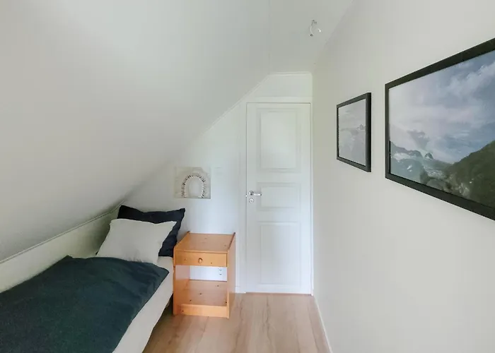 3 Bedroom Lovely In Stolmen *